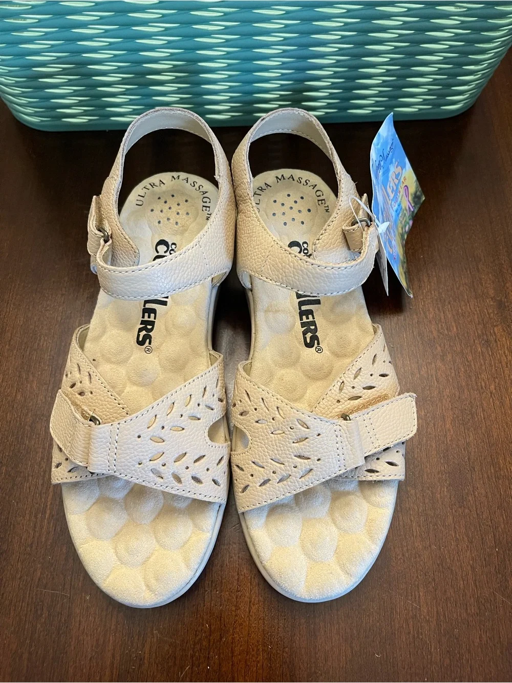 NWT Cobbler Cuddlers Beige Comfort Leather Sandals SZ 6.5 WIDE Tan